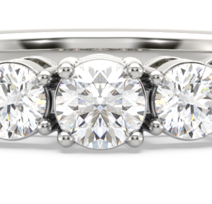 Sandra 5 Diamond Classic Ring