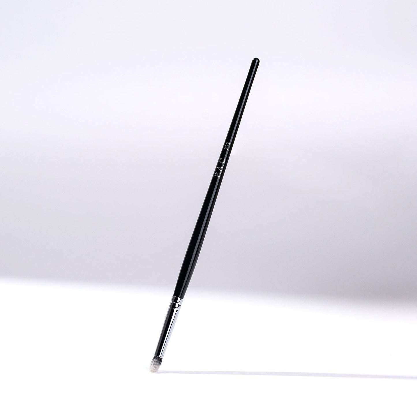 PAC Cosmetics Eyeshadow Blending Brush 202