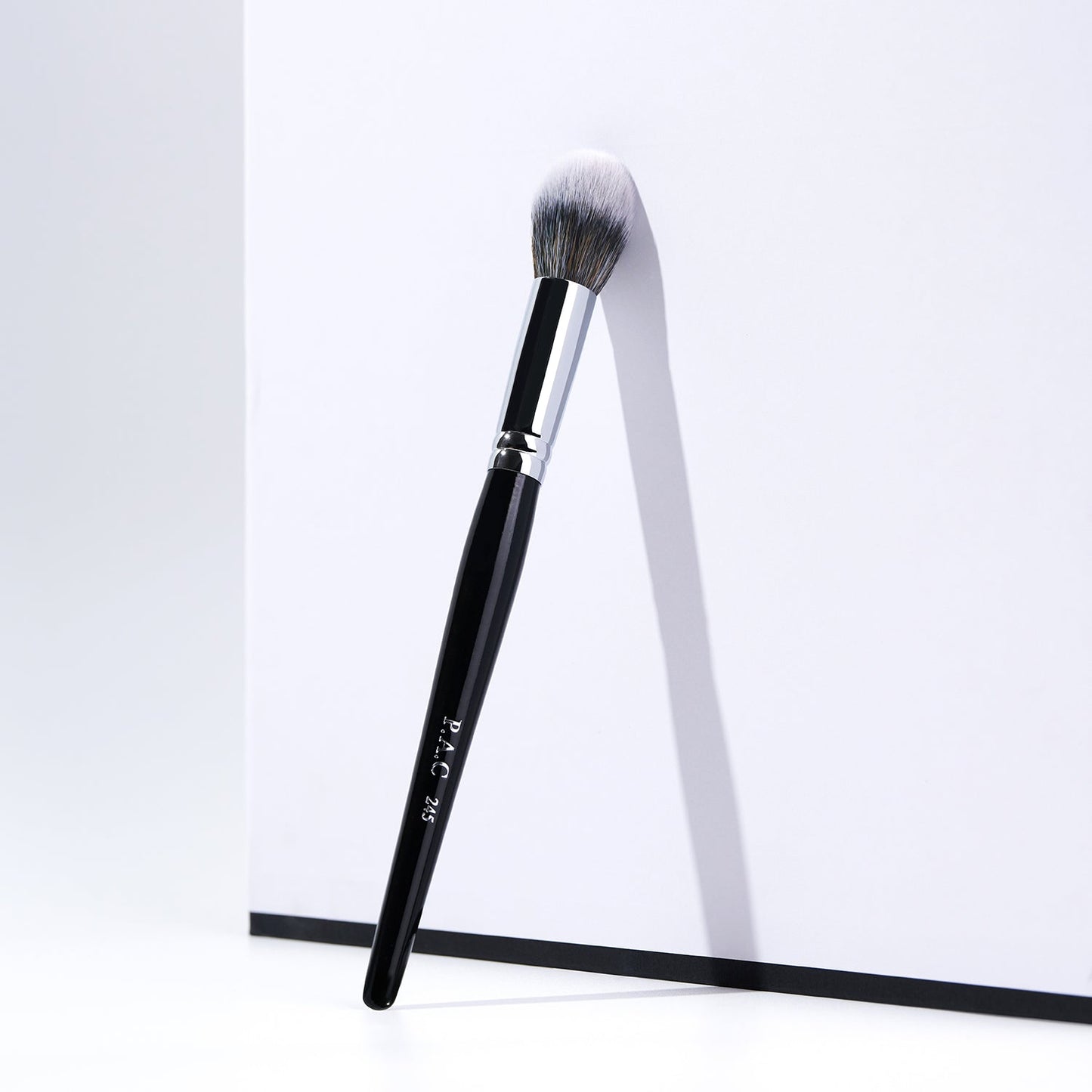 PAC Cosmetics Powder Brush 245