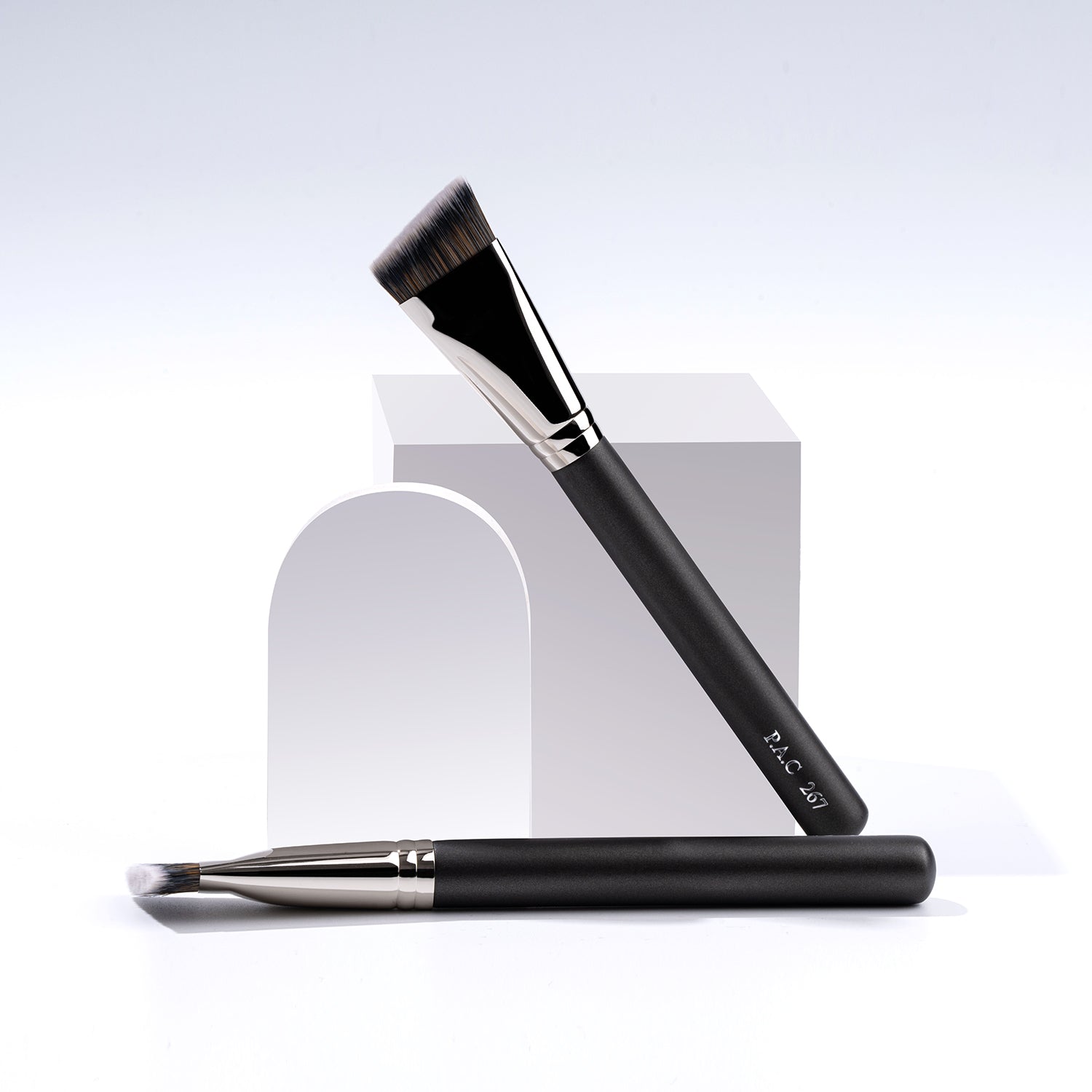 PAC Cosmetics Contouring Brush 267
